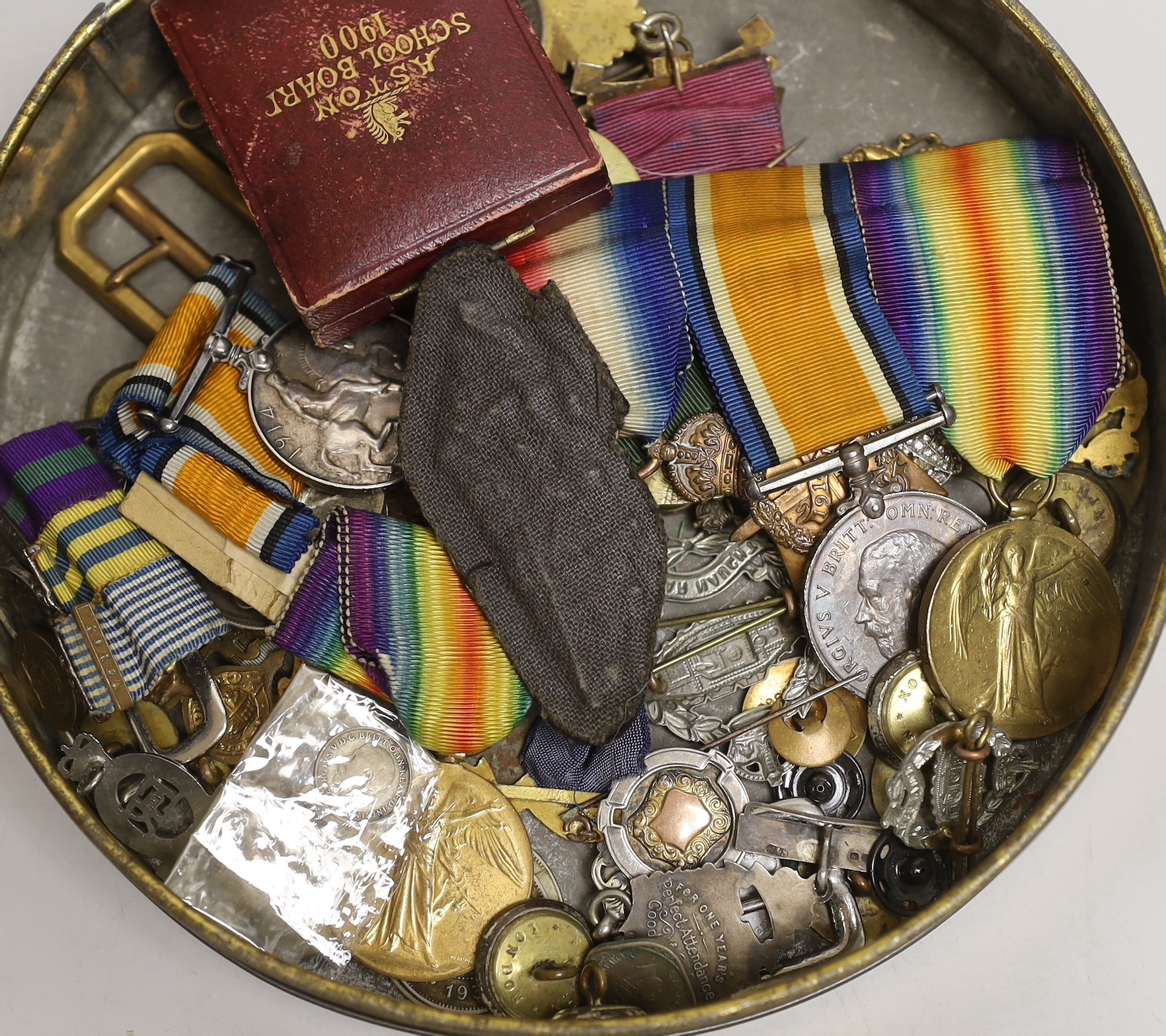 WWI medals to Bates, RAF, other WW1 medals and Armoured Division sporting medals, 1950.